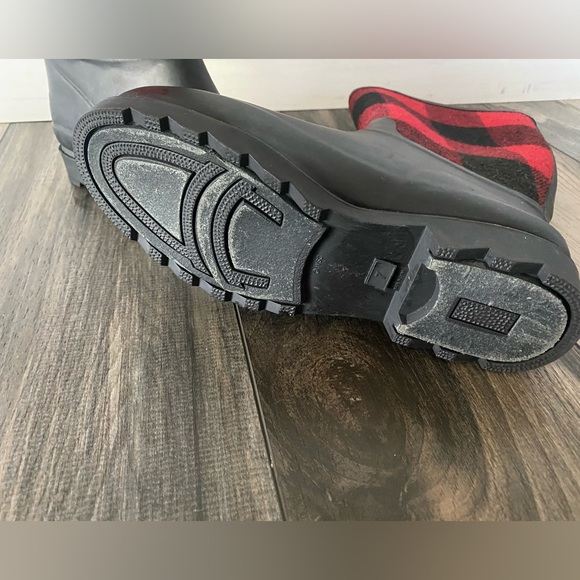 Red plaid Rain boots sz 7 - Picture 4 of 4